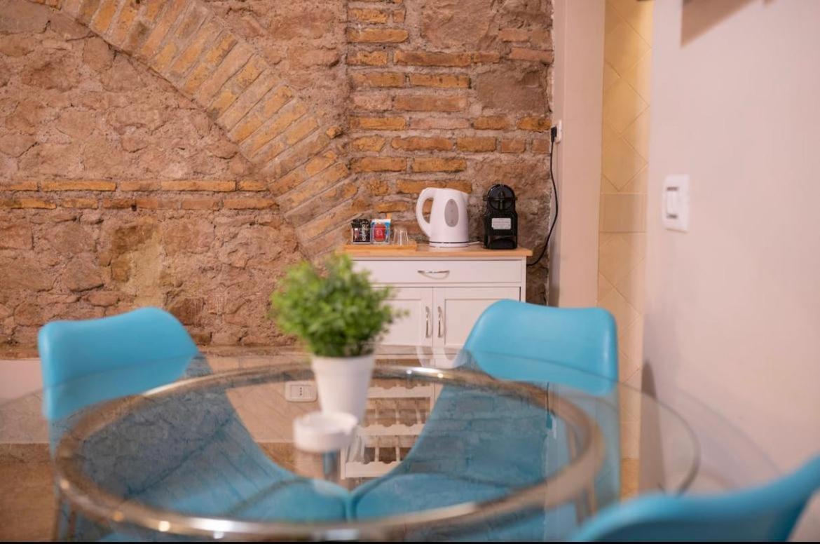 - 1 Floor Apartment Rom