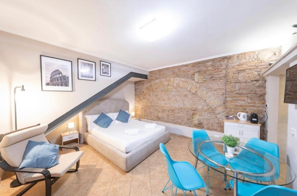 - 1 Floor Apartment Rom